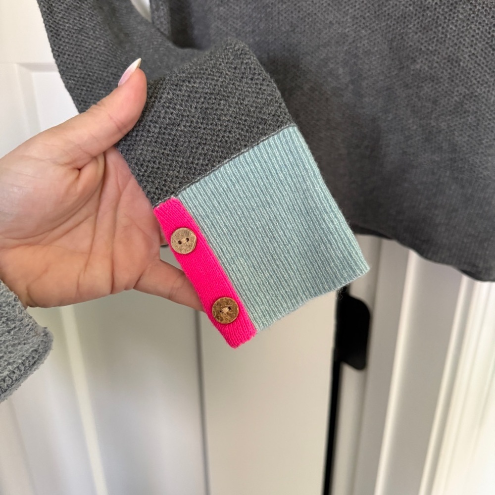 Lisa Todd Gray Sweater Crewneck Pink Blue Trim Button Cotton Cashmere - Picture 4 of 7